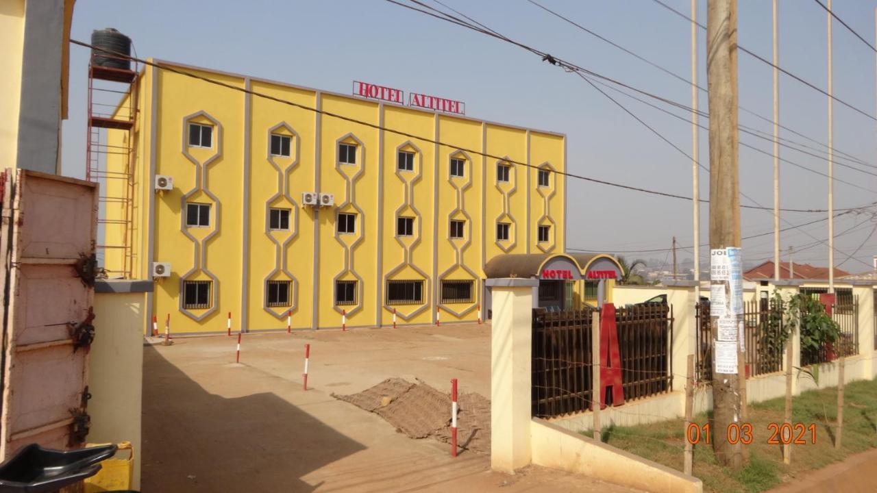 Hotel Altitel Bafoussam Exteriör bild