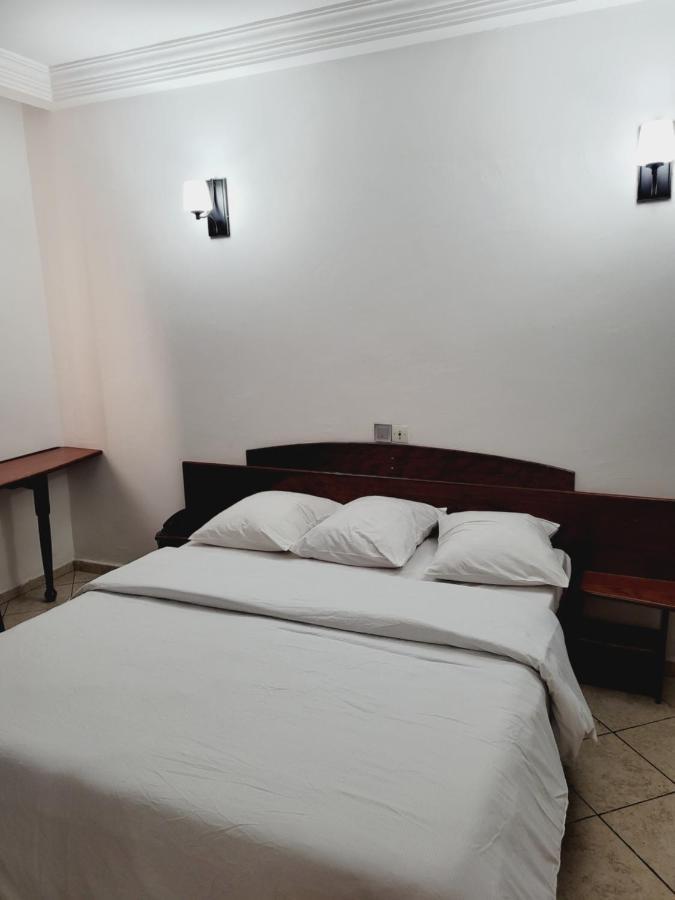 Hotel Altitel Bafoussam Exteriör bild