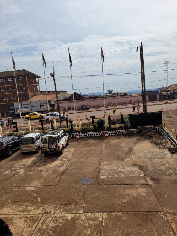 Hotel Altitel Bafoussam Exteriör bild
