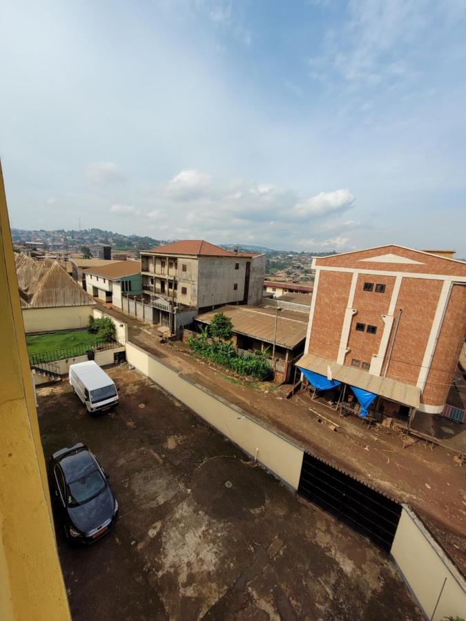Hotel Altitel Bafoussam Exteriör bild