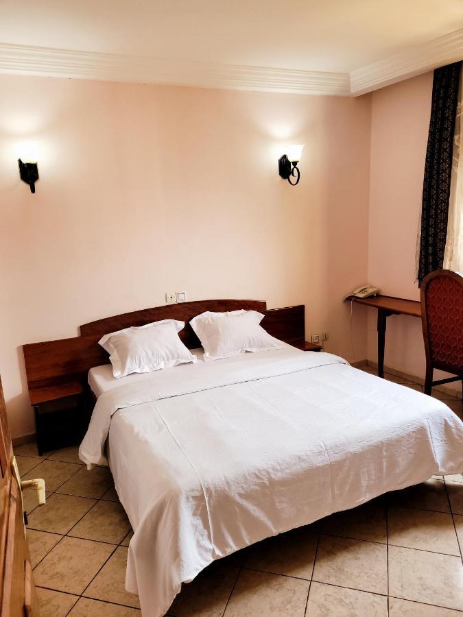 Hotel Altitel Bafoussam Exteriör bild