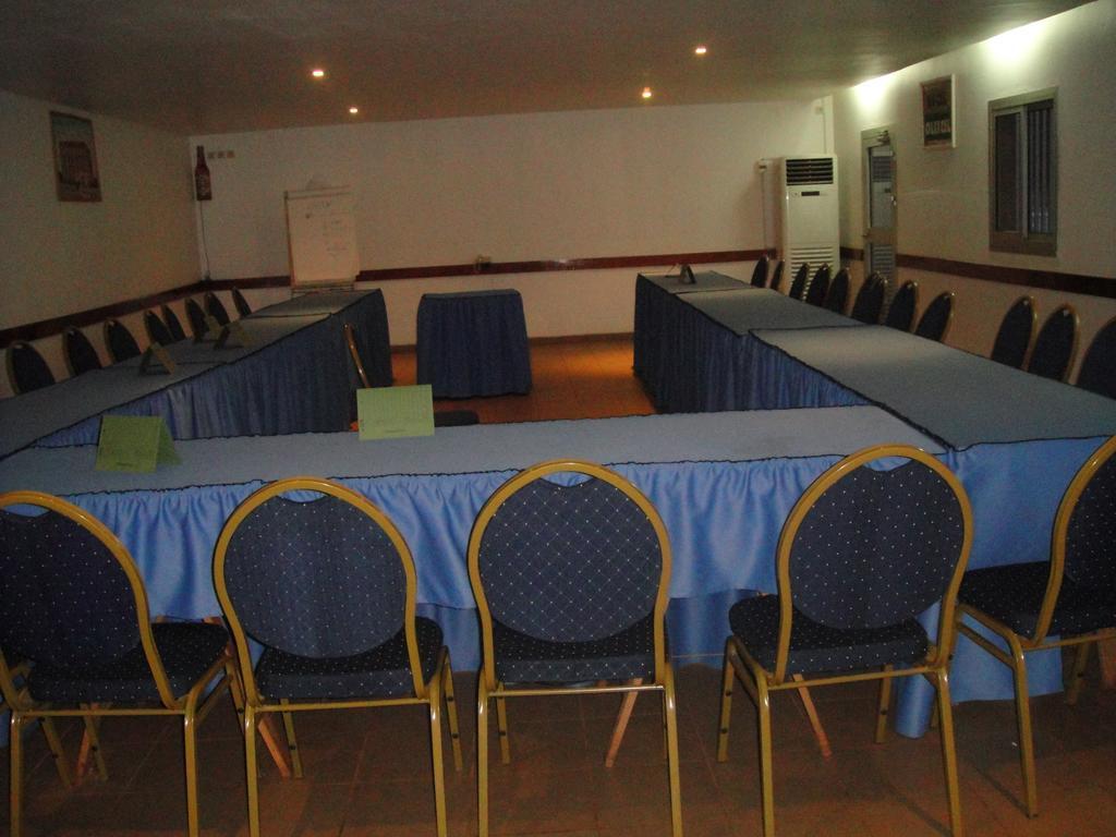 Hotel Altitel Bafoussam Exteriör bild