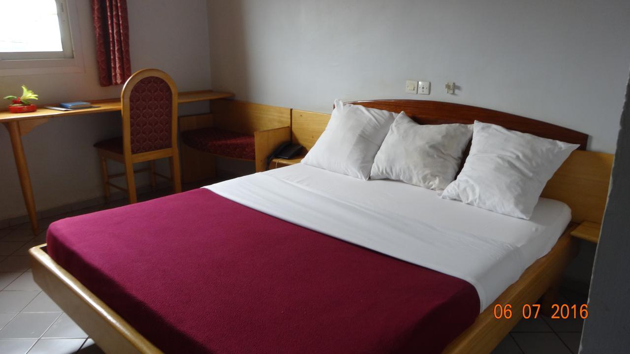 Hotel Altitel Bafoussam Exteriör bild